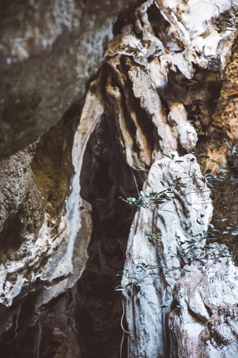 ENTERANCE TO THE LABUAN BAJO CAVE, BATU CERMIN MIRROR ROCK CAVE