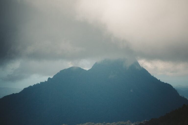 VIEW OF THE MOUNTAINS IN KINABALU NATIONAL PARK