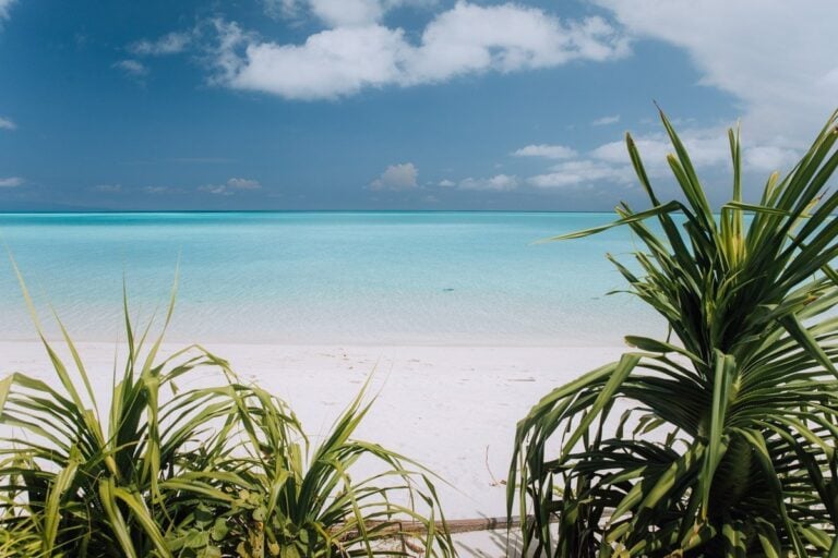 BEACH ON MANTABUAN ISLAND