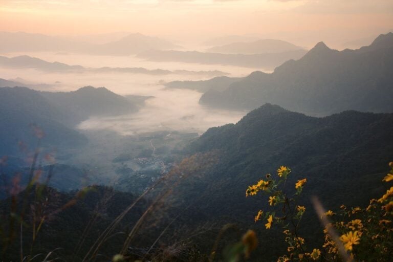 PHU CHI FA SEA OF MIST VIEWPOINT FROM CHIANG RAI