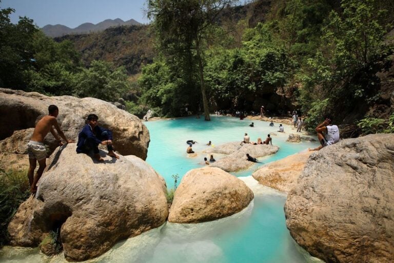 DEE DOKE WATERFALL BLUE LAGOON