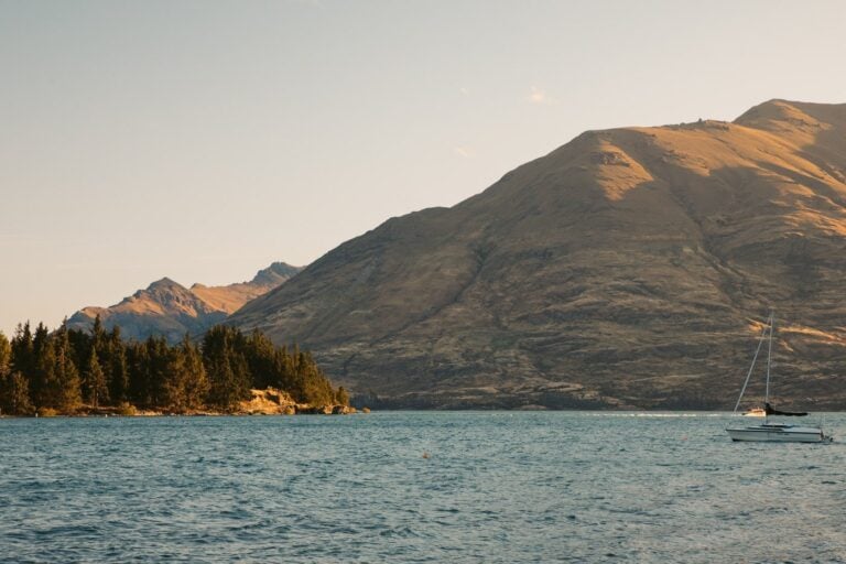 QUEENSTOWN LAKE WAKATIPU