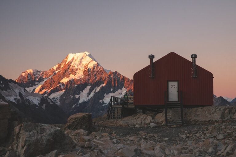 MUELLER HUT MOUNT COOK VIEW FOR SUNSET