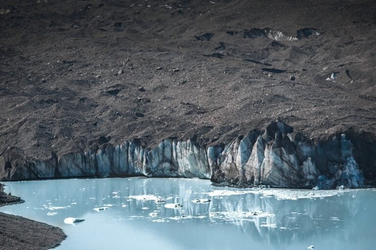 TASMAN GLACIER LAKE