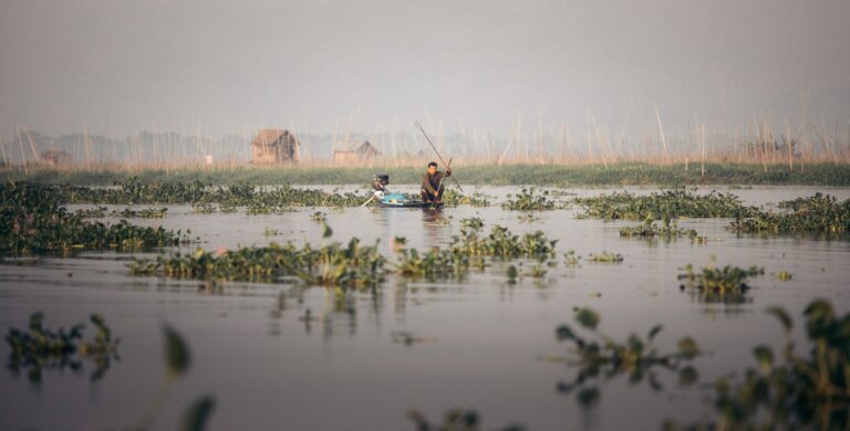 INLE LAKE BOAT TOUR IN MYANMAR