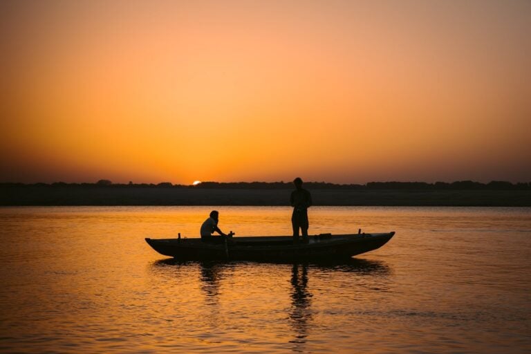 GANGES RIVER SUNRISE BOAT RIDE IN VARANASI