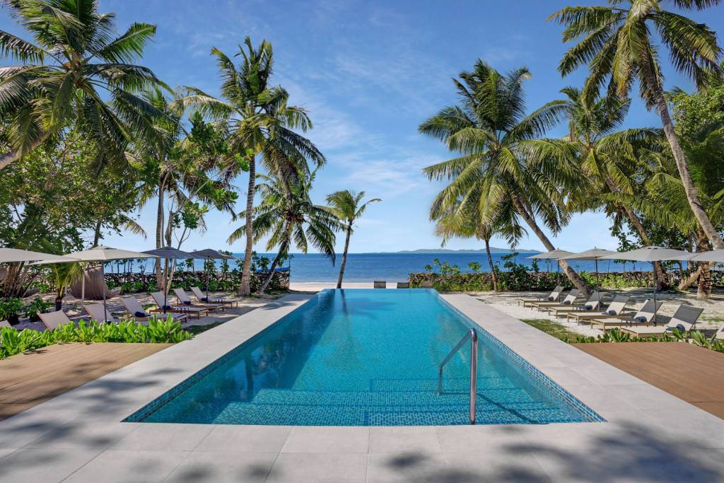 Outdoor swimming pool at the Indian Ocean Lodge