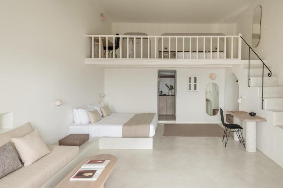 11 Best Hotels in Fira, Santorini for Amazing Caldera Views