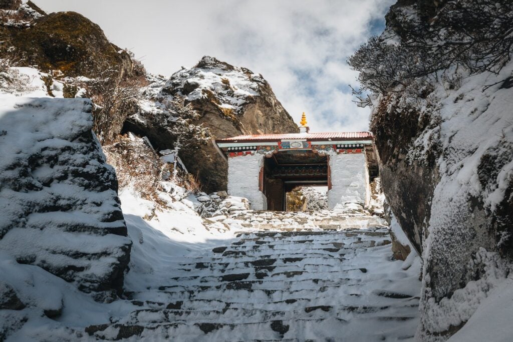 Trekking to dingboche island peak trek 9