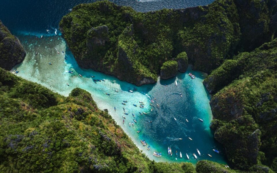 8 Top Day Trips to Phi Phi Island from Phuket & Krabi