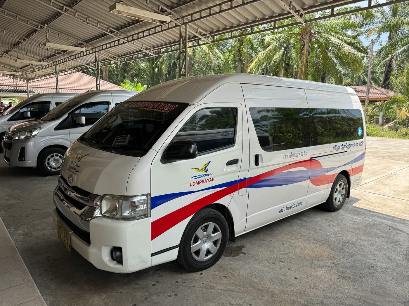 Koh Samui Vs Phuket: How To Choose A lomprayah transfer van in southern thailand, part of the bus and ferry combo to koh samui and koh tao