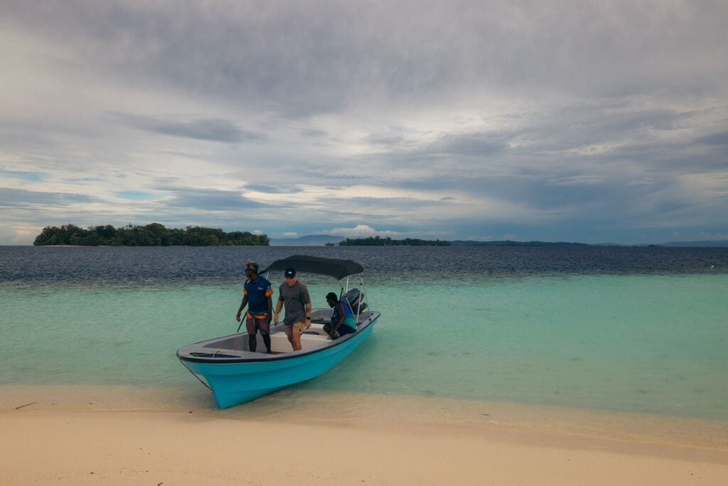 Small boat arriving at Kennedy Island