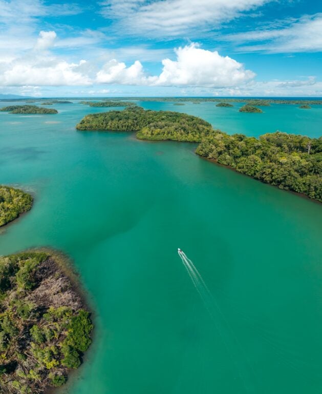 Boat trip through Scenic islands in the Solomon Islands Western Provinces