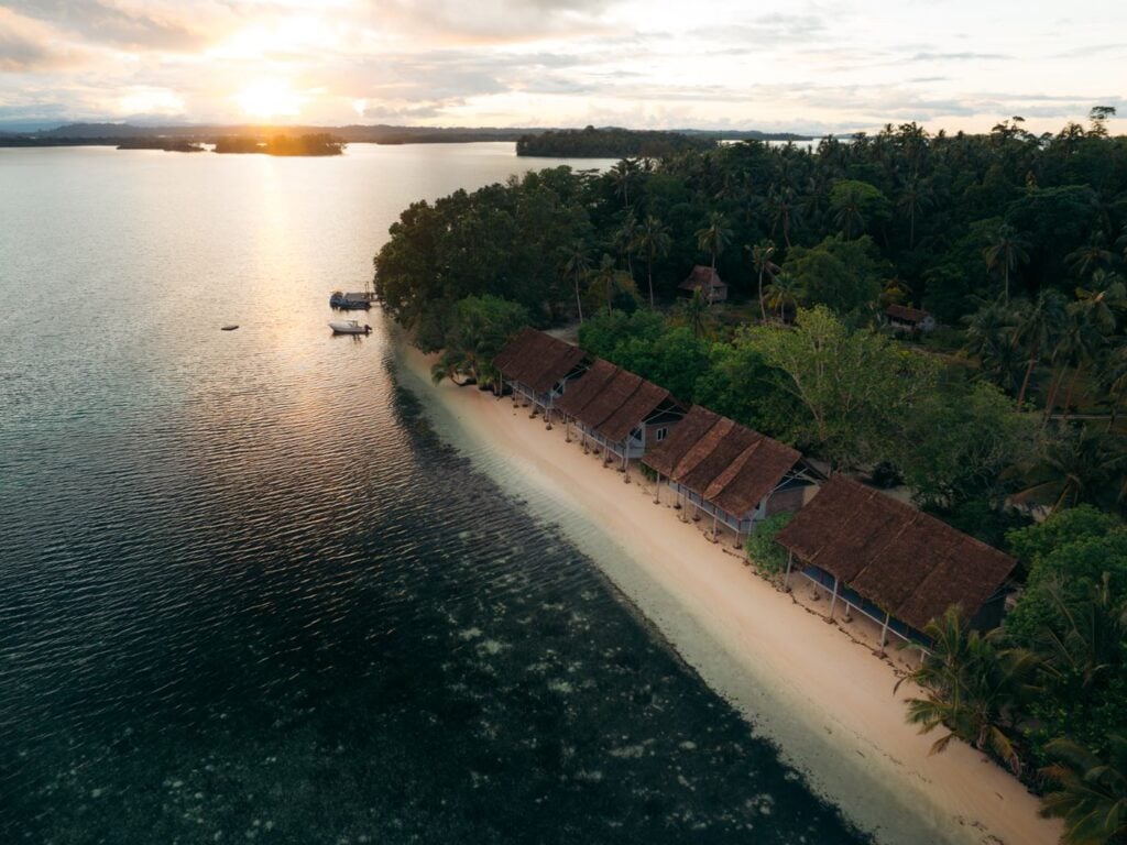 Solomon Islands Eco Lodges &Amp; Dive Resorts Guide Zipolo habu resort in the solomon islands