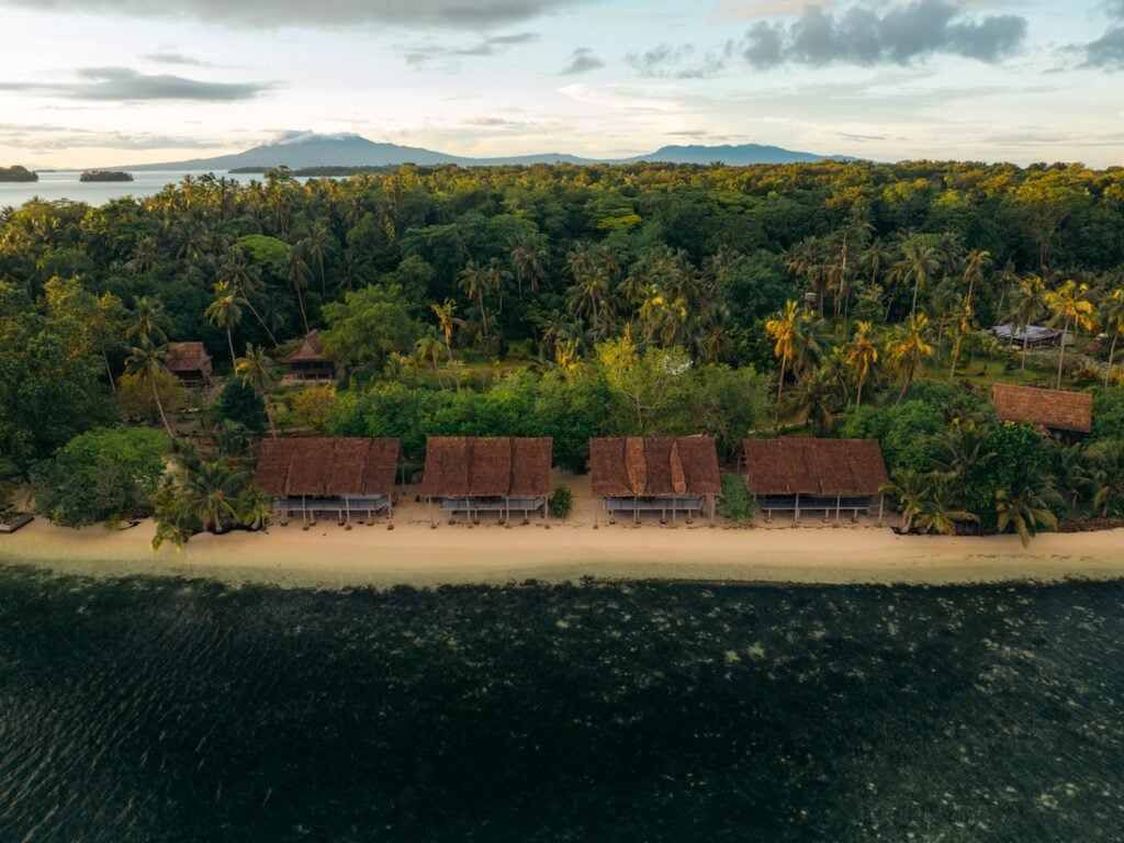 Solomon Islands Eco Lodges &Amp; Dive Resorts Guide Bungalows at zipolo habu resort in the solomon islands