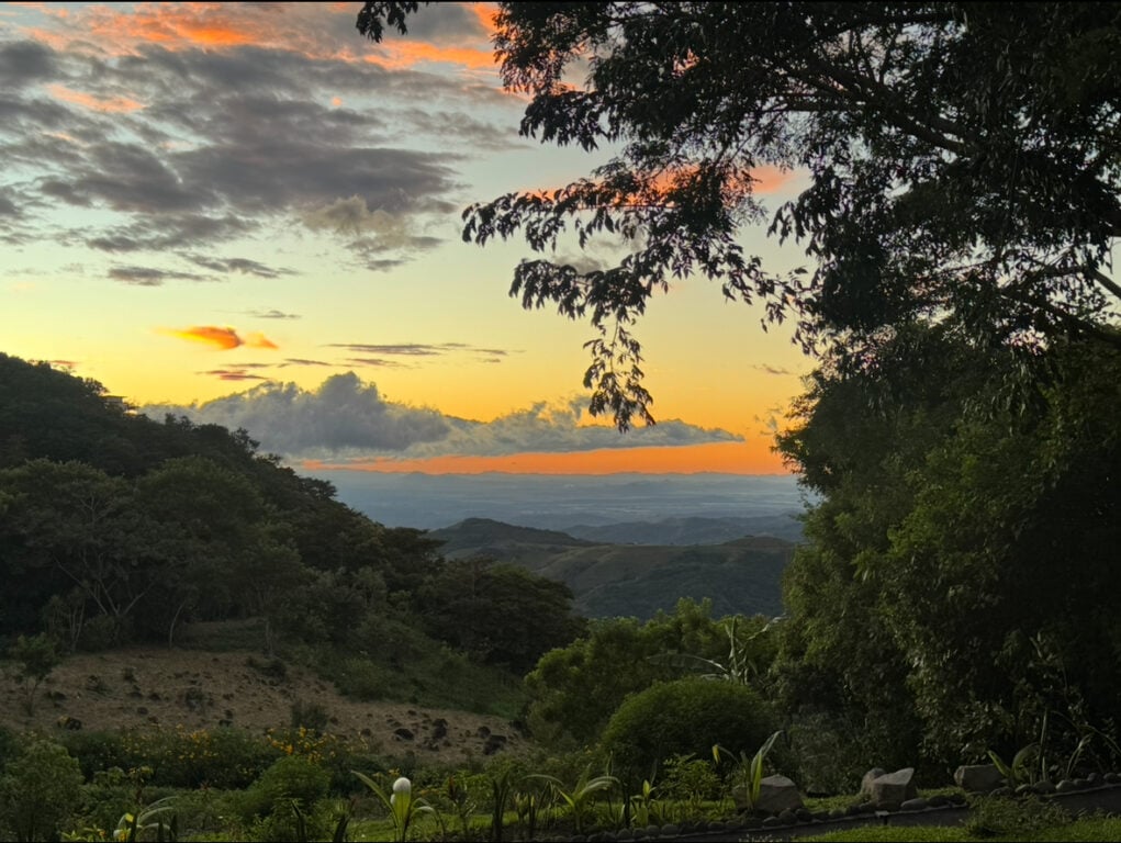 Sun's Casita at El Sol Monteverde back view
