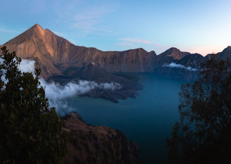 Mount Rinjani crater