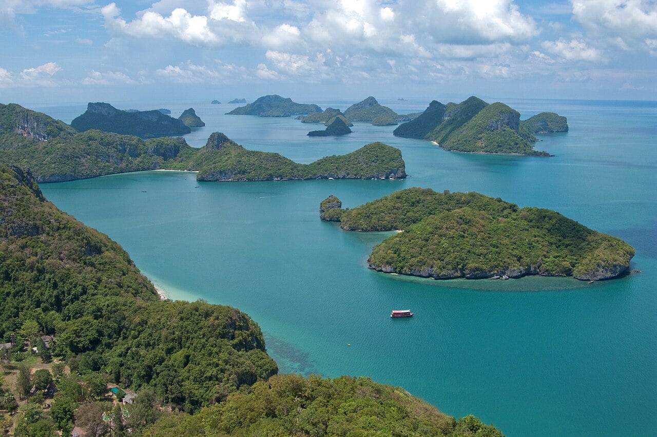 Koh Tao Vs Koh Samui: Which Island Should You Pick? Limestone islands of mu ko ang thong national marine park west of koh samui
